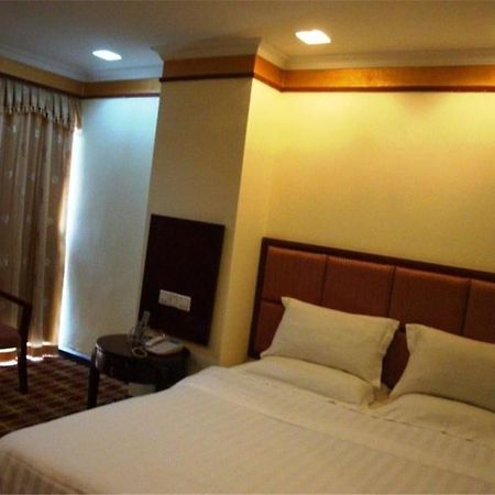Baojiang Yingbin Hotel Джухай Екстериор снимка